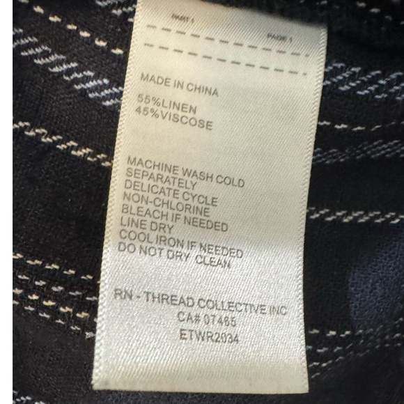 61. ELLEN TRACY $79 Navy Blue White Stripe Linen Blend Top Size L - Picture 8 of 8